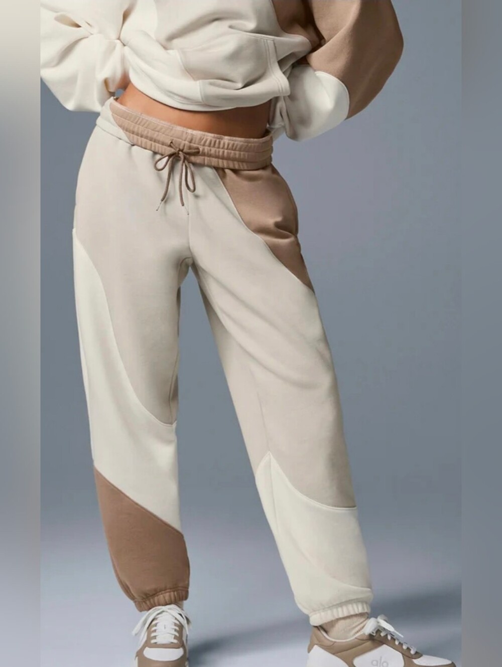 Alo Yoga Make Waves Sweatpants Ivory Bone Gravel Colorblock Joggers Small